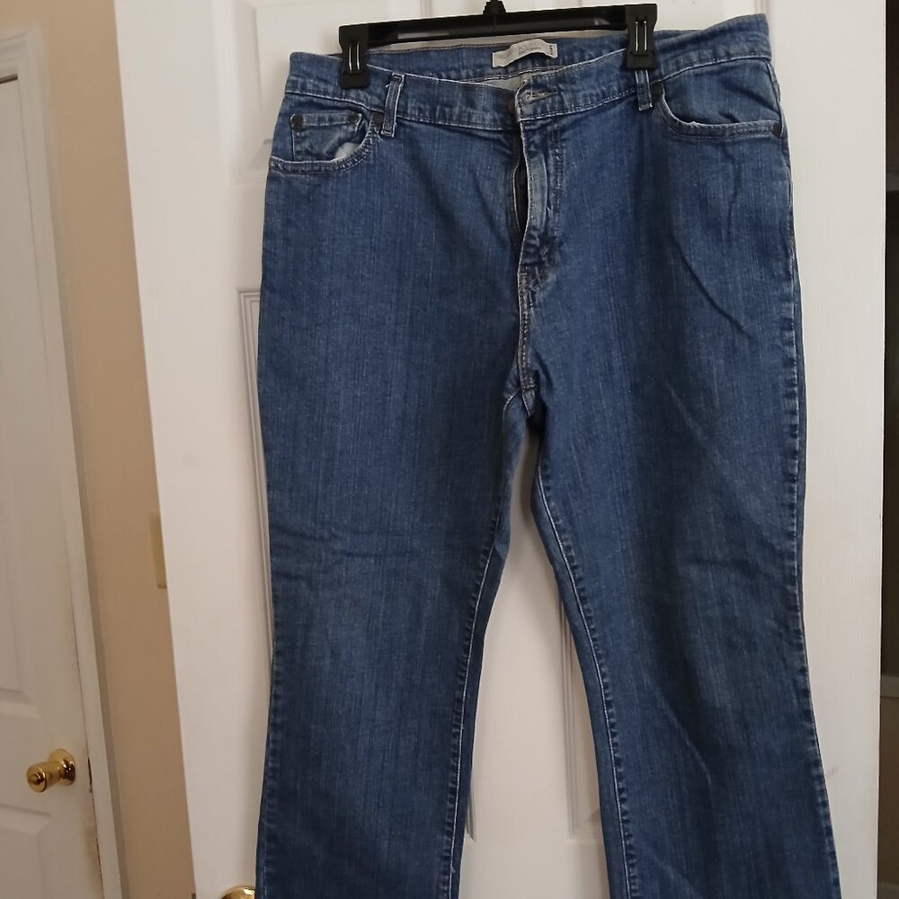 Levi Relaxed Boot Cut 550 Jeans